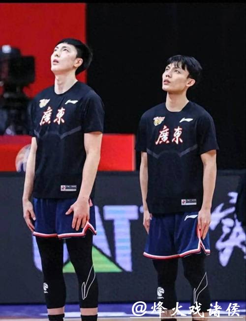 广东男篮被批“又菜又爱玩”,焦伯乔伤势确认,徐杰与胡明轩状态回暖 广东男篮被批“又菜又爱玩”,焦伯乔伤势确认,徐杰与胡明轩状态回暖