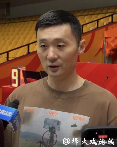 刘炜球员时期远超刘维伟但执教却被碾压,青岛97比79战新疆打出实力差距,究竟差距源于球员定位、执教经验还是性格差异 刘炜球员时期远超刘维伟但执教却被碾压,青岛97比79战新疆打出实力差距,究竟差距源于球员定位、执教经验还是性格差异